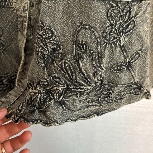 Parsley & Sage M Green Embroidered Denim Look Button Front Shirt Top . Size XL - Picture 2 of 7